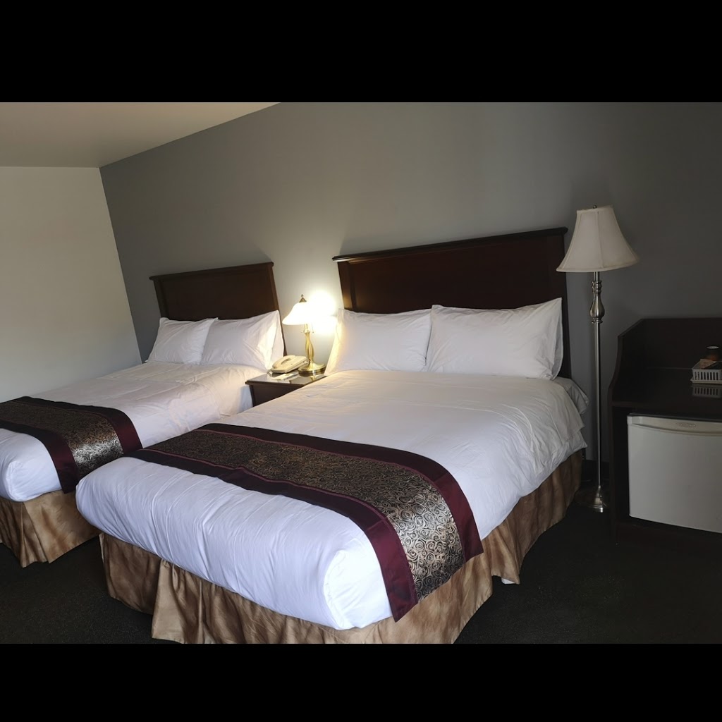 EconoHotel | 208 Route du Président-Kennedy, Lévis, QC G6V 9J6, Canada | Phone: (418) 837-8841