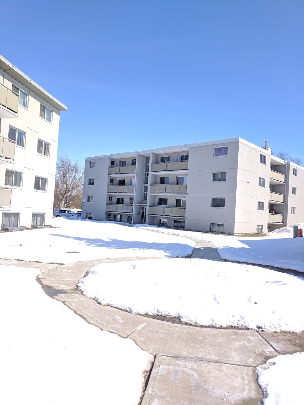 Hugo Apartments | 15 Hugo Crescent, Kitchener, ON N2M 3M1, Canada | Phone: (888) 236-7767