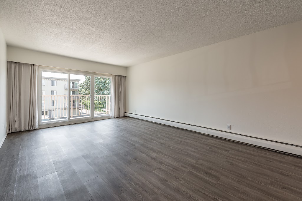 Fernwood Manor Apartments | 1575 Begbie St, Victoria, BC V8R 1L2, Canada | Phone: (250) 595-1355