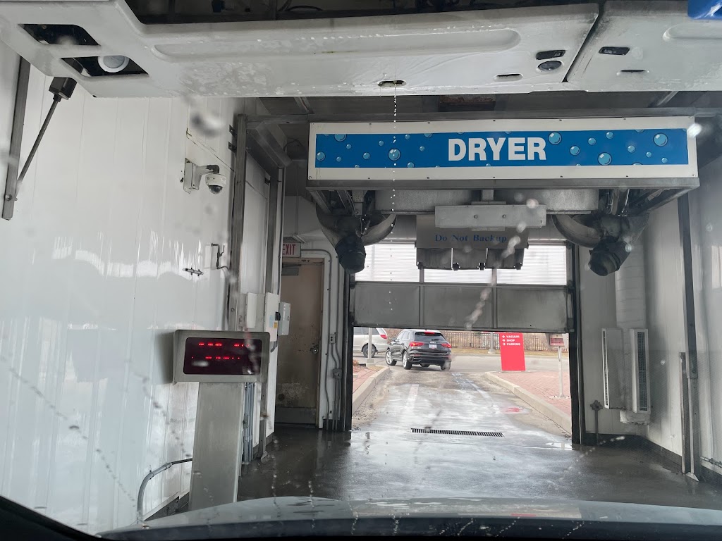 Esso Car Wash | 12338 Yonge St, Richmond Hill, ON L4E 0W5, Canada | Phone: (905) 773-8488