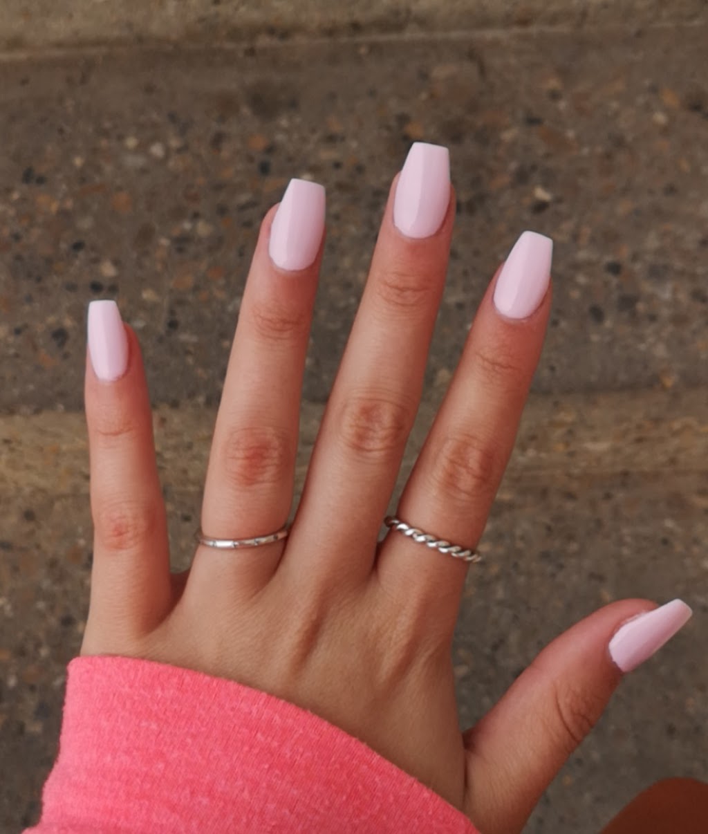 Deluxe Nails | 3034 Granville Dr NW, Edmonton, AB T5T 4V3, Canada | Phone: (780) 540-0079