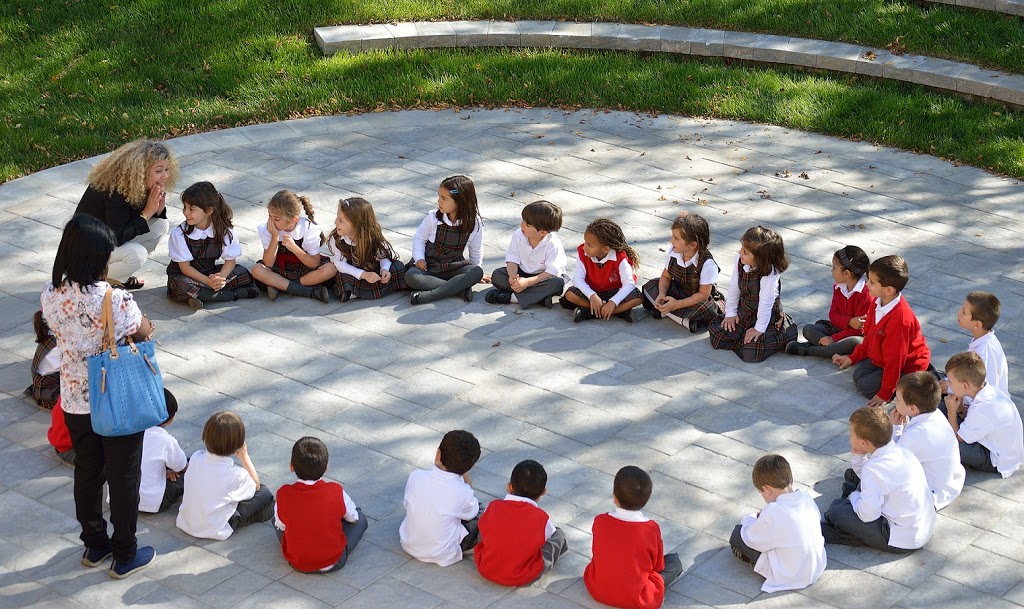 Charles-Perrault School | 106 Rue Cartier, Roxboro, QC H8Y 1G8, Canada | Phone: (514) 684-5043