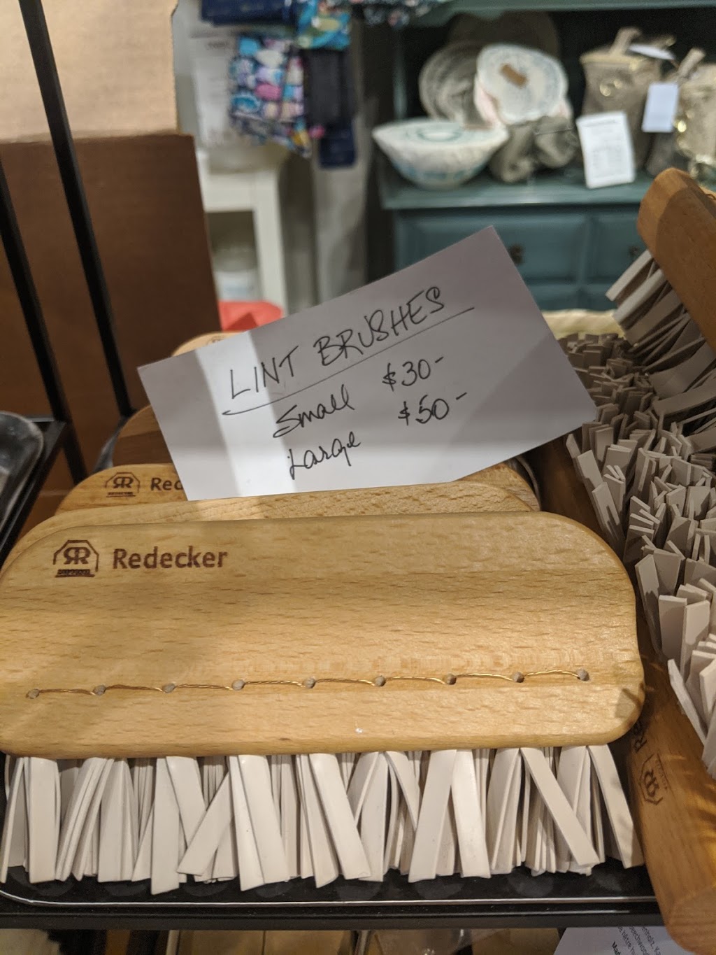 Pretty Clean Shop | 3072 Dundas St W, Toronto, ON M6P 1Z7, Canada | Phone: (416) 766-9633