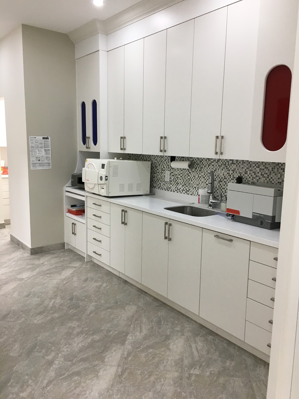 Aurora Family Dentistry | 15955 Bayview Ave unit 2, Aurora, ON L4G 0S3, Canada | Phone: (905) 751-0009