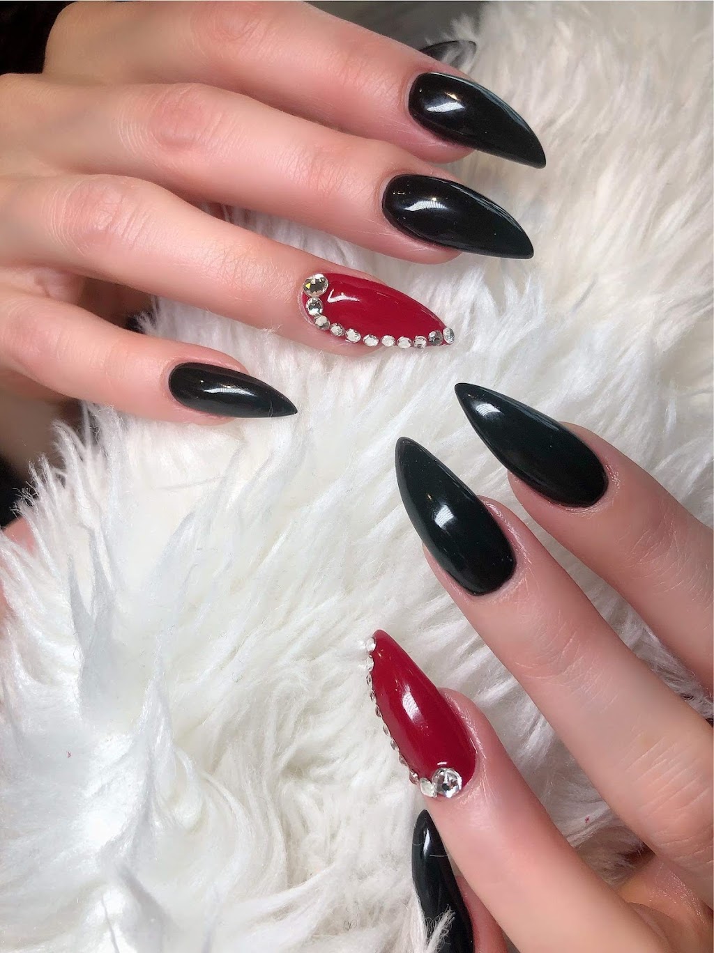 Uptown Nail Boutique & Spa | 2012 4 St SW, Calgary, AB T2S 1W3, Canada | Phone: (403) 475-0888