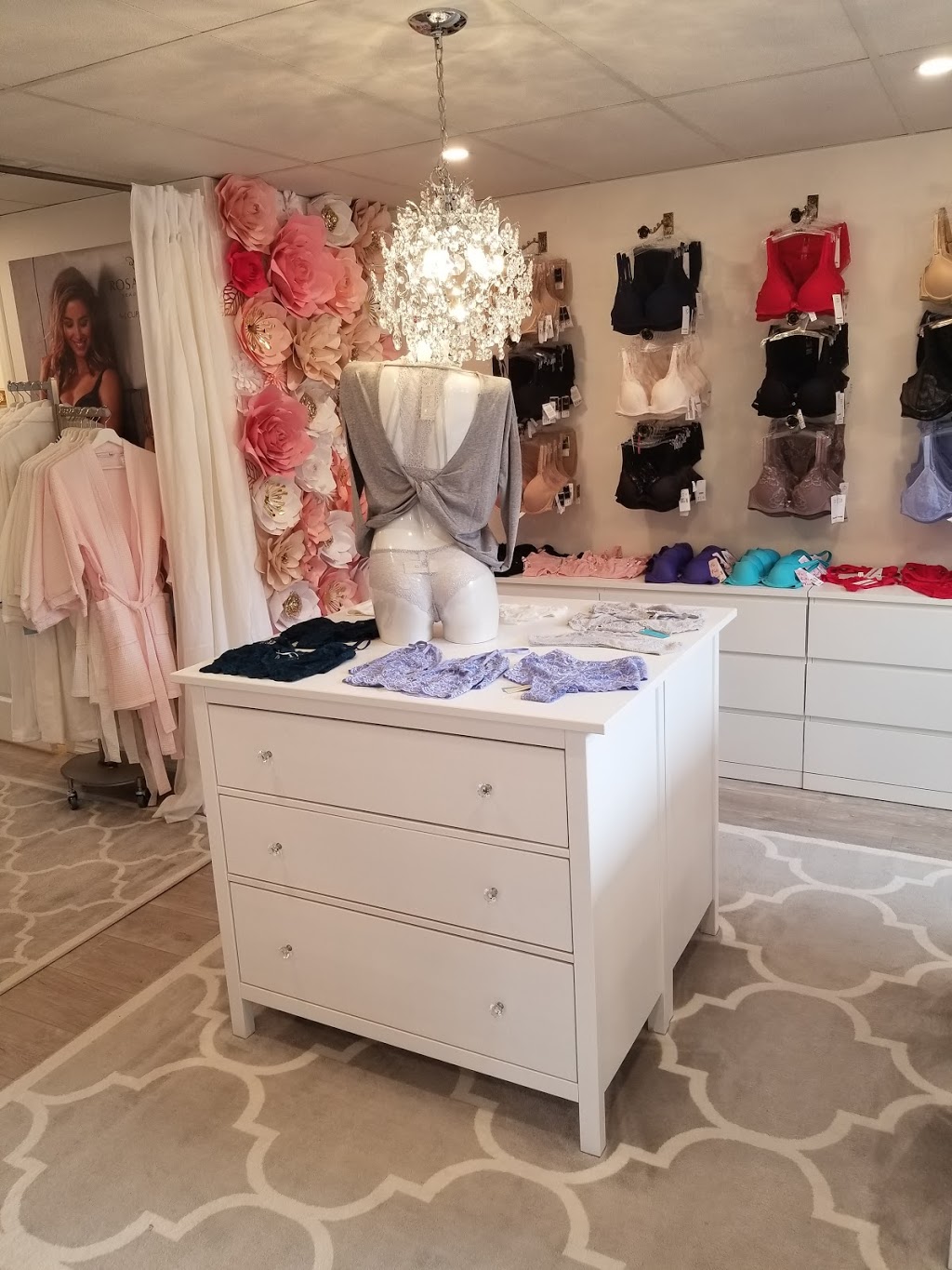 Timeless Beauty Lingerie | 3 King St E, Dundas, ON L9H 1B7, Canada | Phone: (289) 238-8115