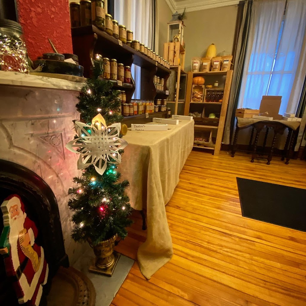 Tashas Table | 3991 Wolf Grove Rd, Lanark, ON K0G 1K0, Canada | Phone: (613) 869-8318