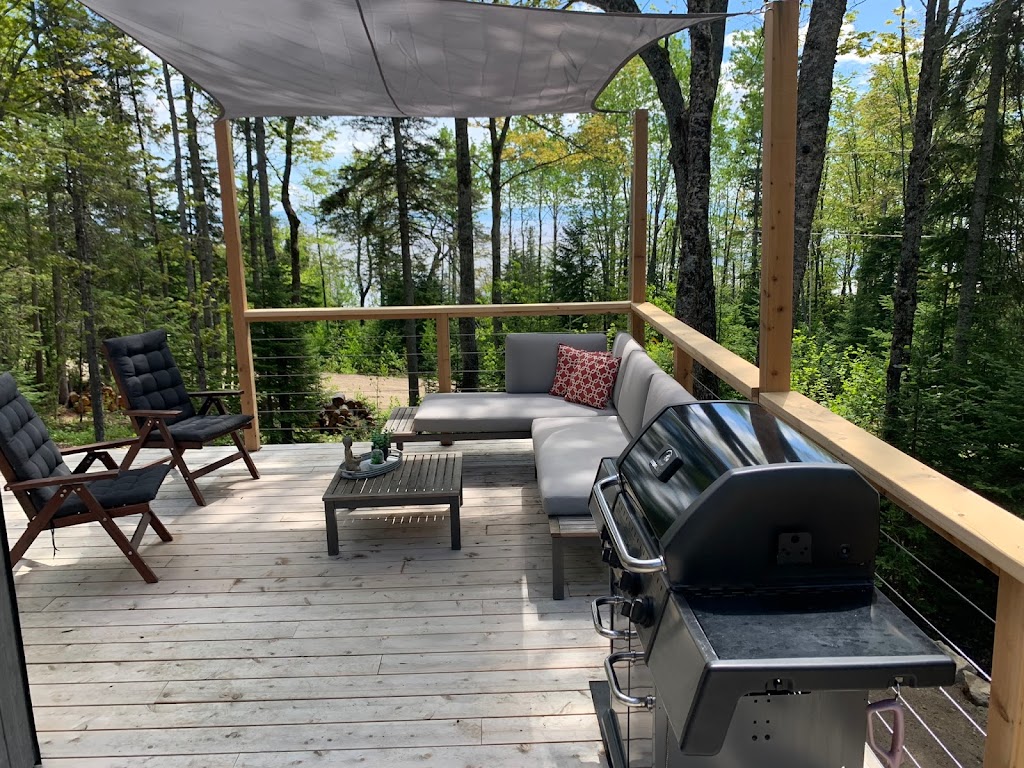 Alfred Chalet | Chalet Locatif | 37 Chem. Alfred-Pellan, Petite-Rivière-Saint-François, QC G0A 2L0, Canada | Phone: (514) 210-3542