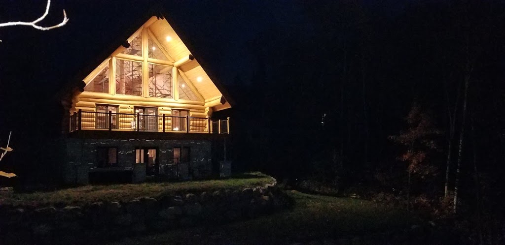 Maison Anagnostou Charbonneau | 61 Rue des Passerins, Saint-Jean-de-Matha, QC J0K, 61 Rue des Passerins, Saint-Jean-de-Matha, QC J0K 2S0, Canada | Phone: (514) 966-8559