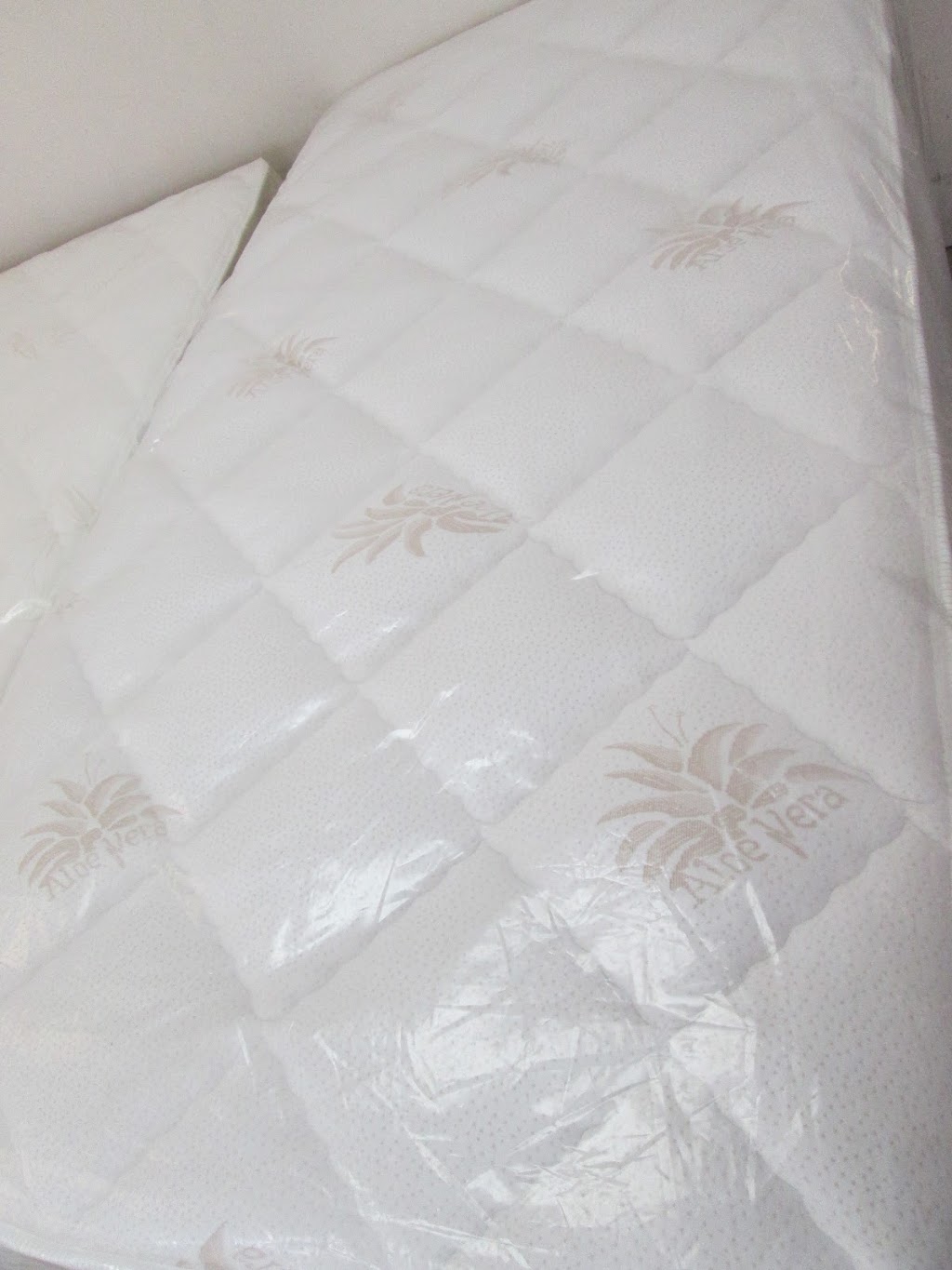 Quality Mattress Factory | 2700 St Clair Ave W, York, ON M6N 1M2, Canada | Phone: (416) 760-7007