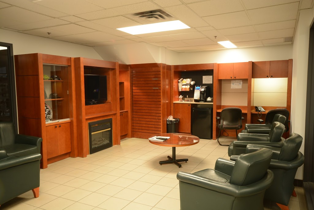 Cadillac Laval | 2800 Boulevard Chomedey, Laval, QC H7P 5Z9, Canada | Phone: (855) 928-3278