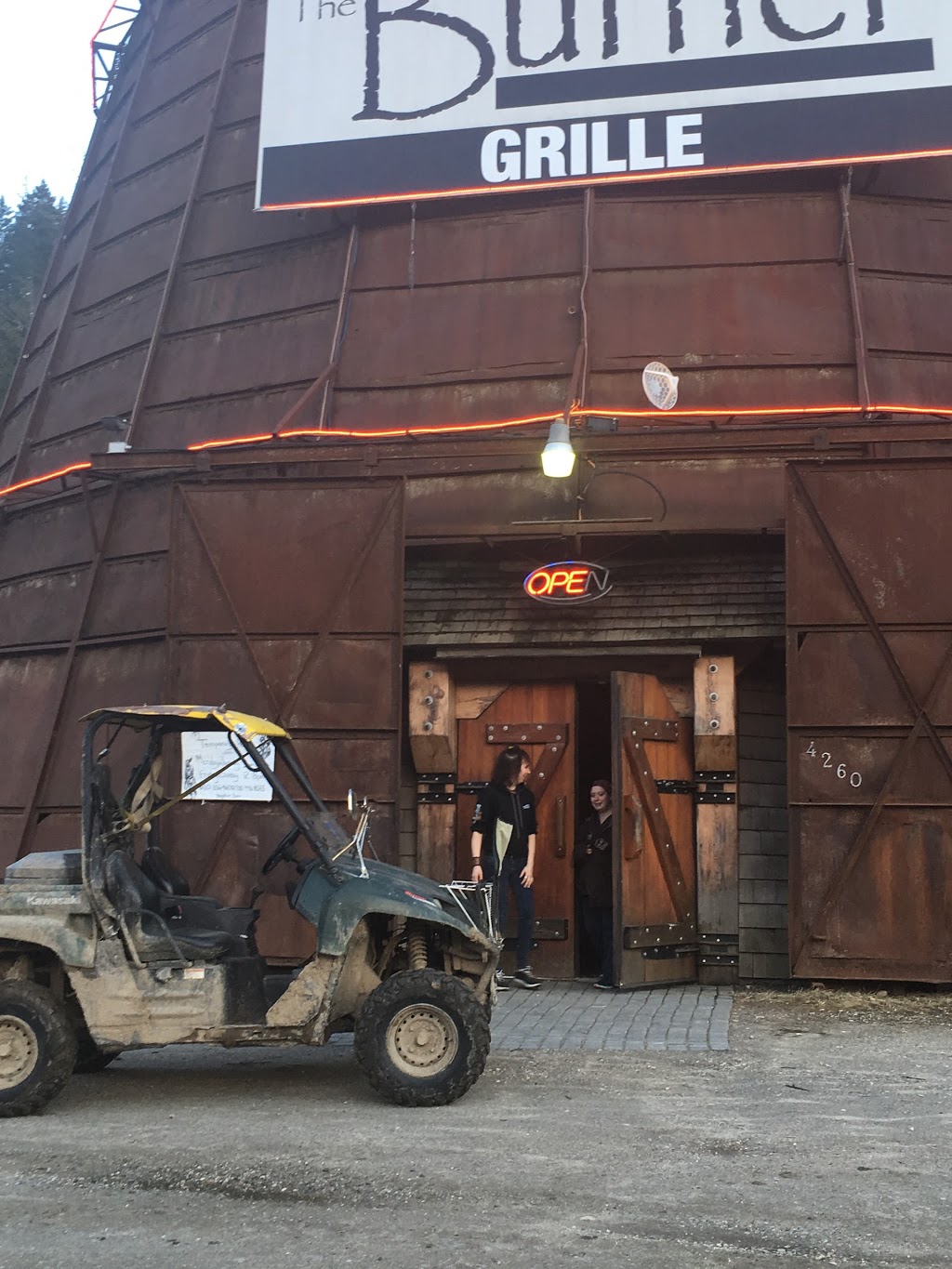 The Burner Grille | 4260 Oxbow Frontage Rd, Malakwa, BC V0E 2J0, Canada | Phone: (250) 836-4600