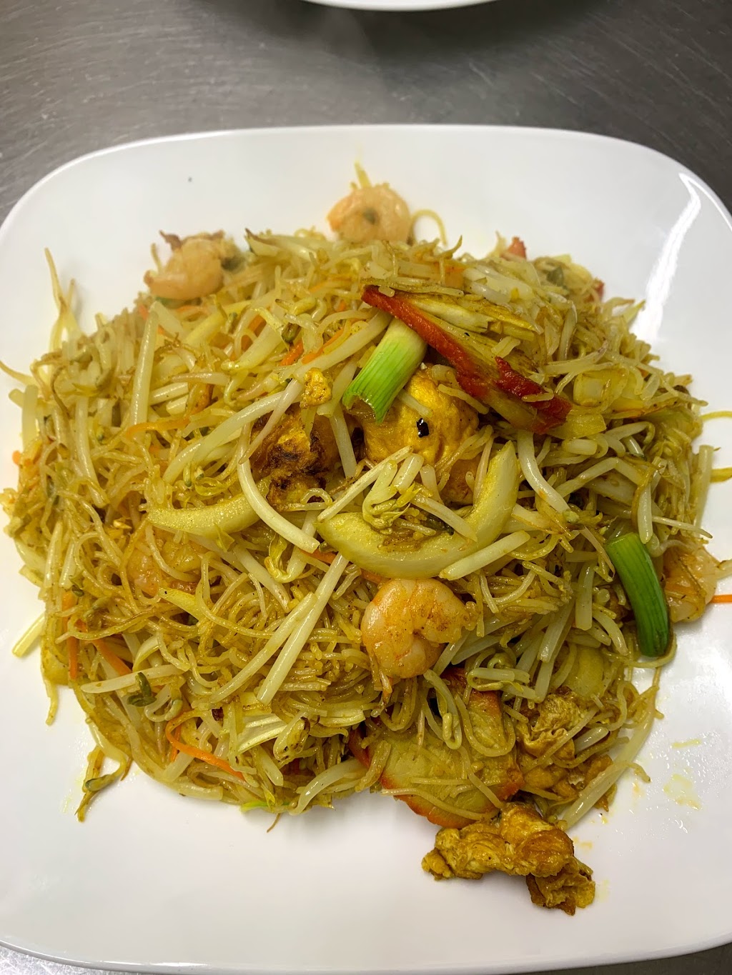 Gar Won Chinese Restaurant | 5709 Tecumseh Rd E, Windsor, ON N8T 1E1, Canada | Phone: (519) 945-6888