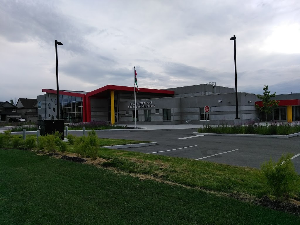 École Michel Dupuis | 715 Brian Good Ave, Manotick, ON K4M 0E2, Canada | Phone: (613) 742-1867
