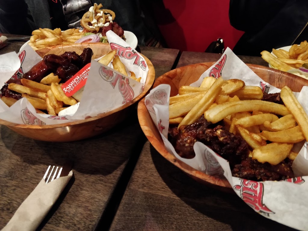 St. Louis Bar & Grill | 10 Broadleaf Ave, Whitby, ON L1R 0B5, Canada | Phone: (905) 655-8400