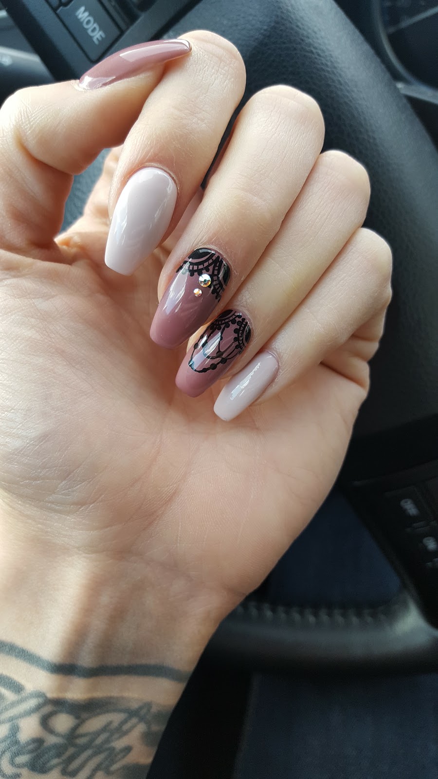 Inventive Nail Salon | 27119 Fraser Hwy, Aldergrove, BC V4W 3R2, Canada | Phone: (604) 625-1669