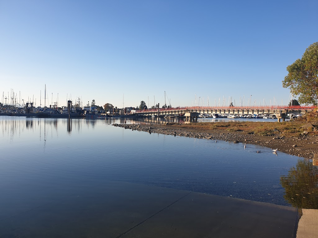 Deep Bay Marina | 170 Burne Rd #160, Nanaimo, BC V0R 1G0, Canada | Phone: (250) 586-5560
