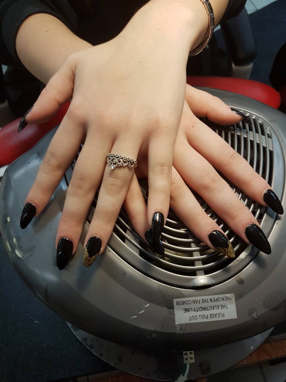 Lucky Tracys Nails & Spa | 706 Burnhamthorpe Rd E, Mississauga, ON L4Y 2X3, Canada | Phone: (905) 897-0070