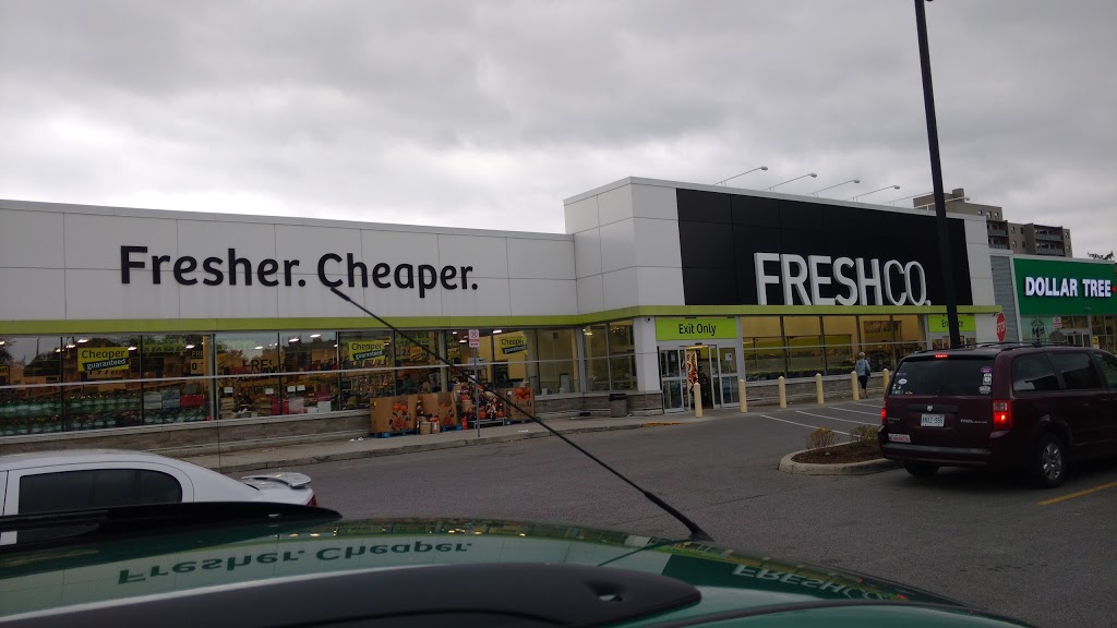FreshCo Pine Valley & Wonderland | 981 Wonderland Rd S Unit 1, London, ON N6K 4L3, Canada | Phone: (519) 649-4584