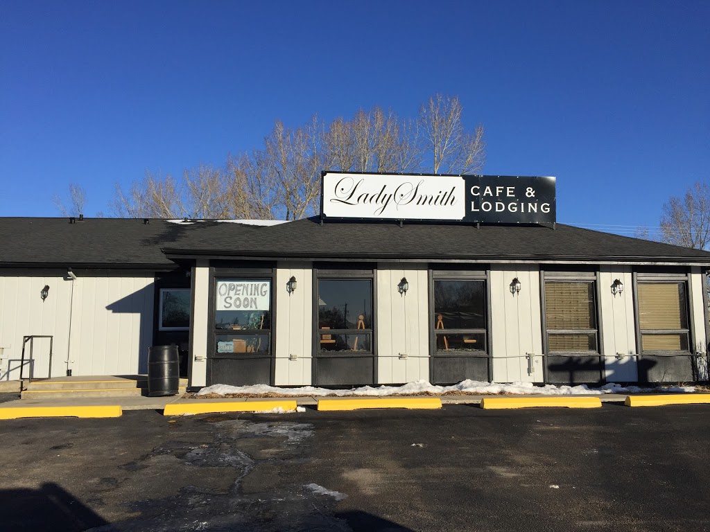 LadySmith Cafe & Lodging | 110 1 Ave N, Trochu, AB T0M 2C0, Canada | Phone: (403) 442-2900
