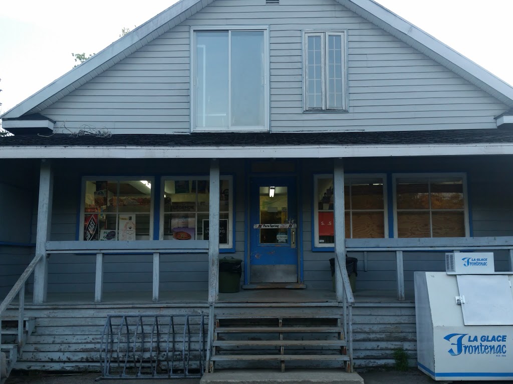 Epicerie du Lac StJoseph (1992) Enr 135 Boulevard Gingras