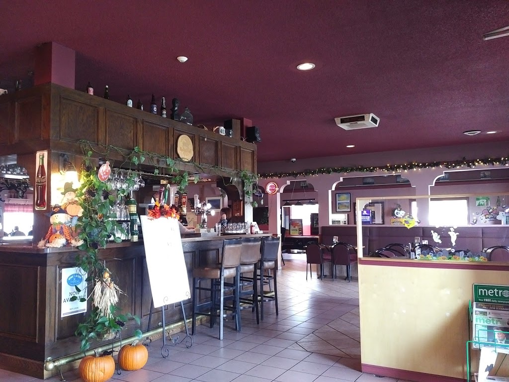 Pilots Pub | 10 Atlantic St, Dartmouth, NS B2Y 4M8, Canada | Phone: (902) 461-4300