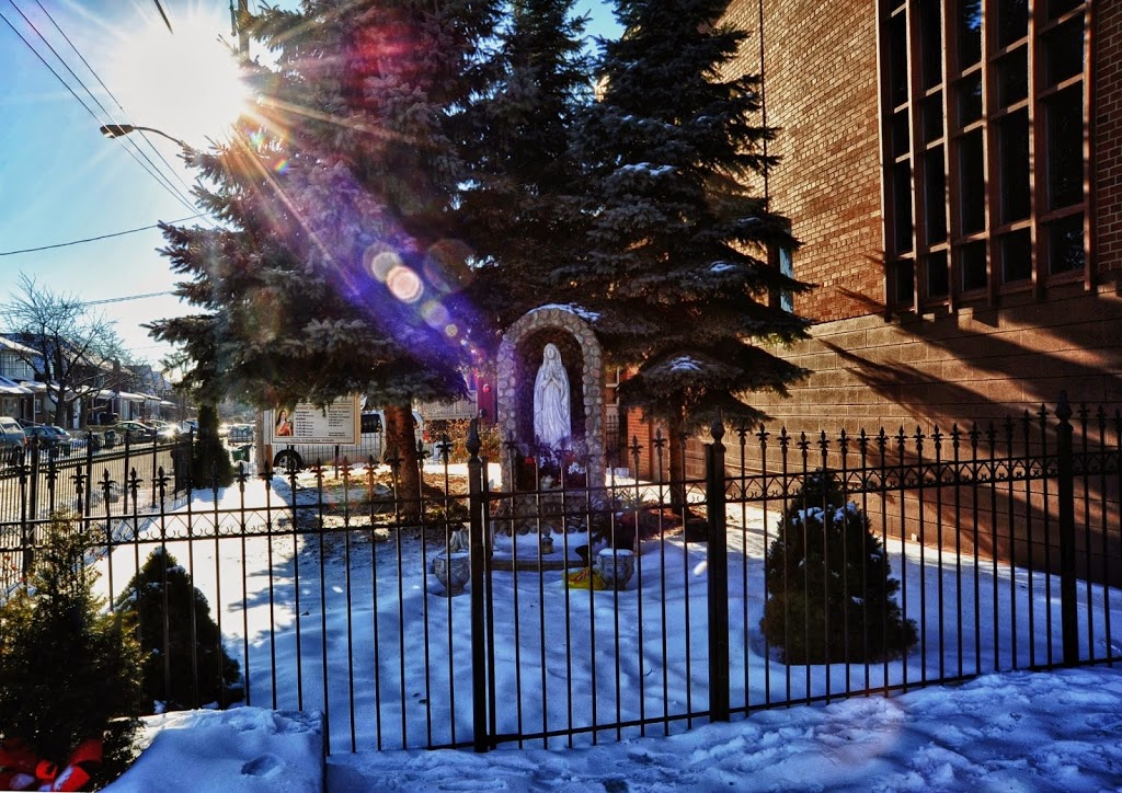 St. Teresa Roman Catholic Church | 100 Tenth St, Etobicoke, ON M8V 3G1, Canada | Phone: (416) 259-2933