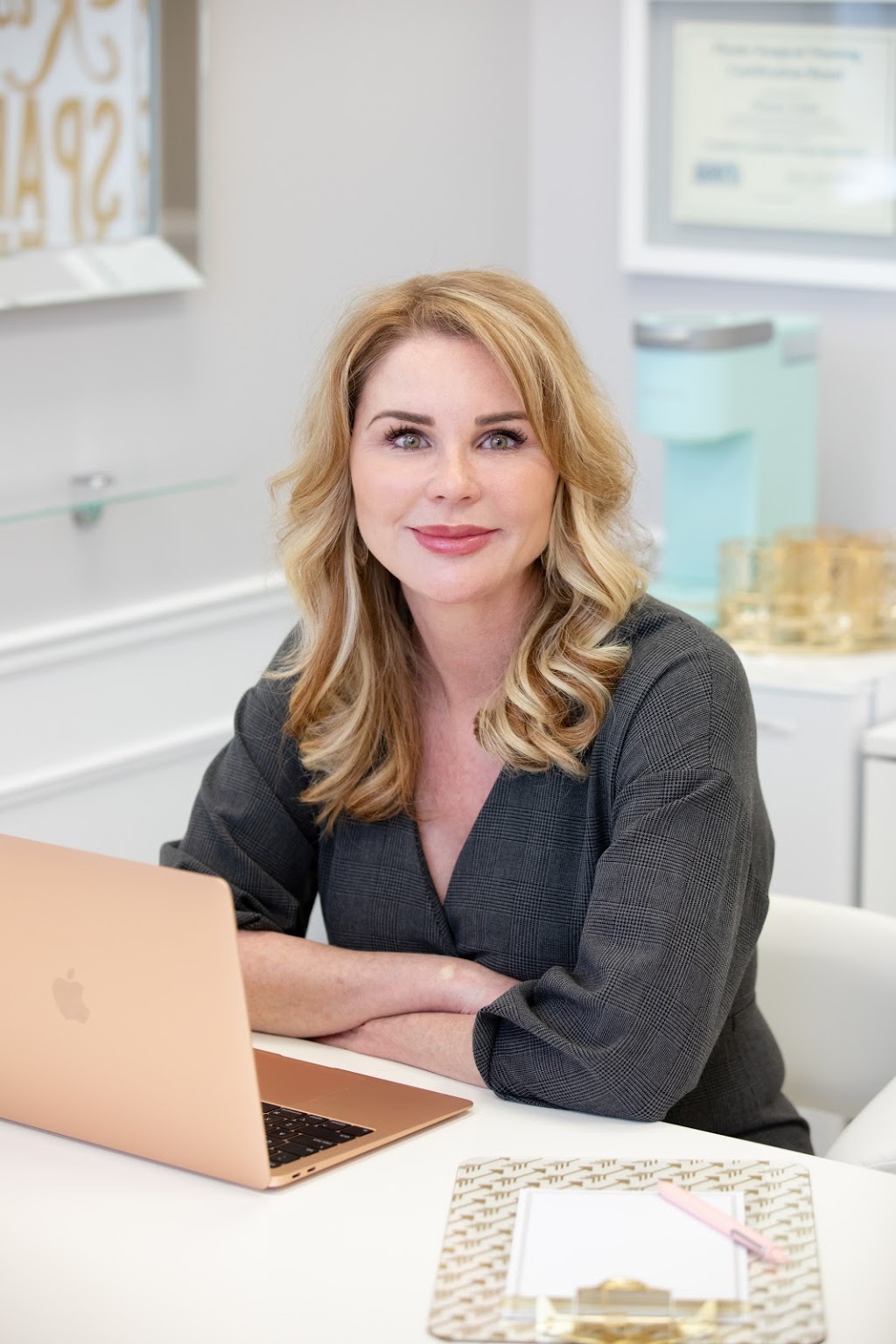 Luxe and Lit Medical Aesthetics | 360 Guelph St Unit 49-3, Georgetown, ON L7G 4B5, Canada | Phone: (647) 504-9512