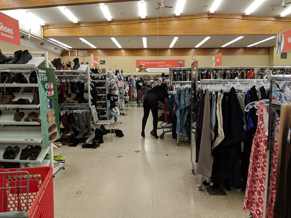 Value Village | 552 Clarke Rd Unit 301, Coquitlam, BC V3J 3X5, Canada | Phone: (604) 937-7087
