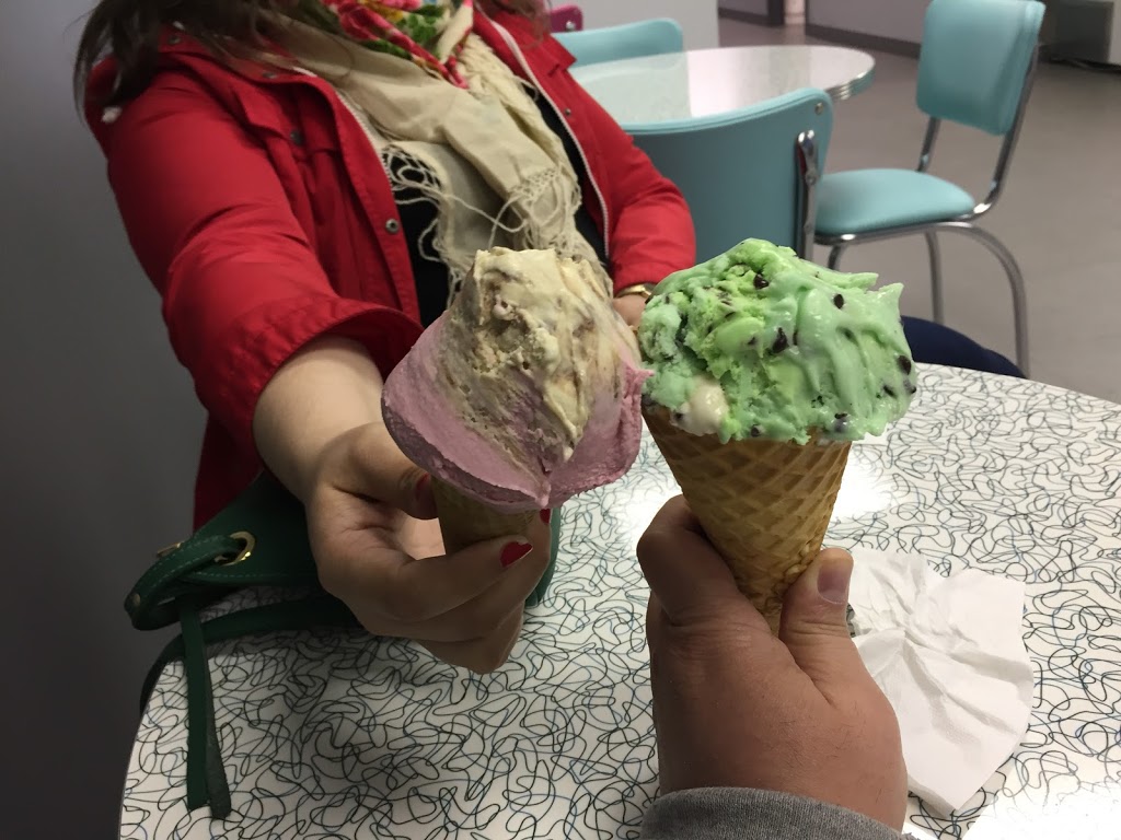 Dueys Ice Cream | 242 Colborne St W, Brantford, ON N3T 1L9, Canada | Phone: (519) 753-2400