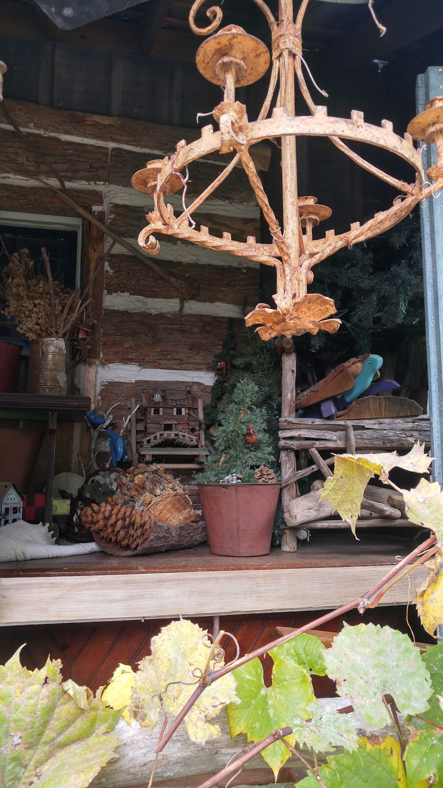 Grannys Boot Antiques | 4034 Victoria Ave, Vineland, ON L0R 2C0, Canada | Phone: (905) 562-7055