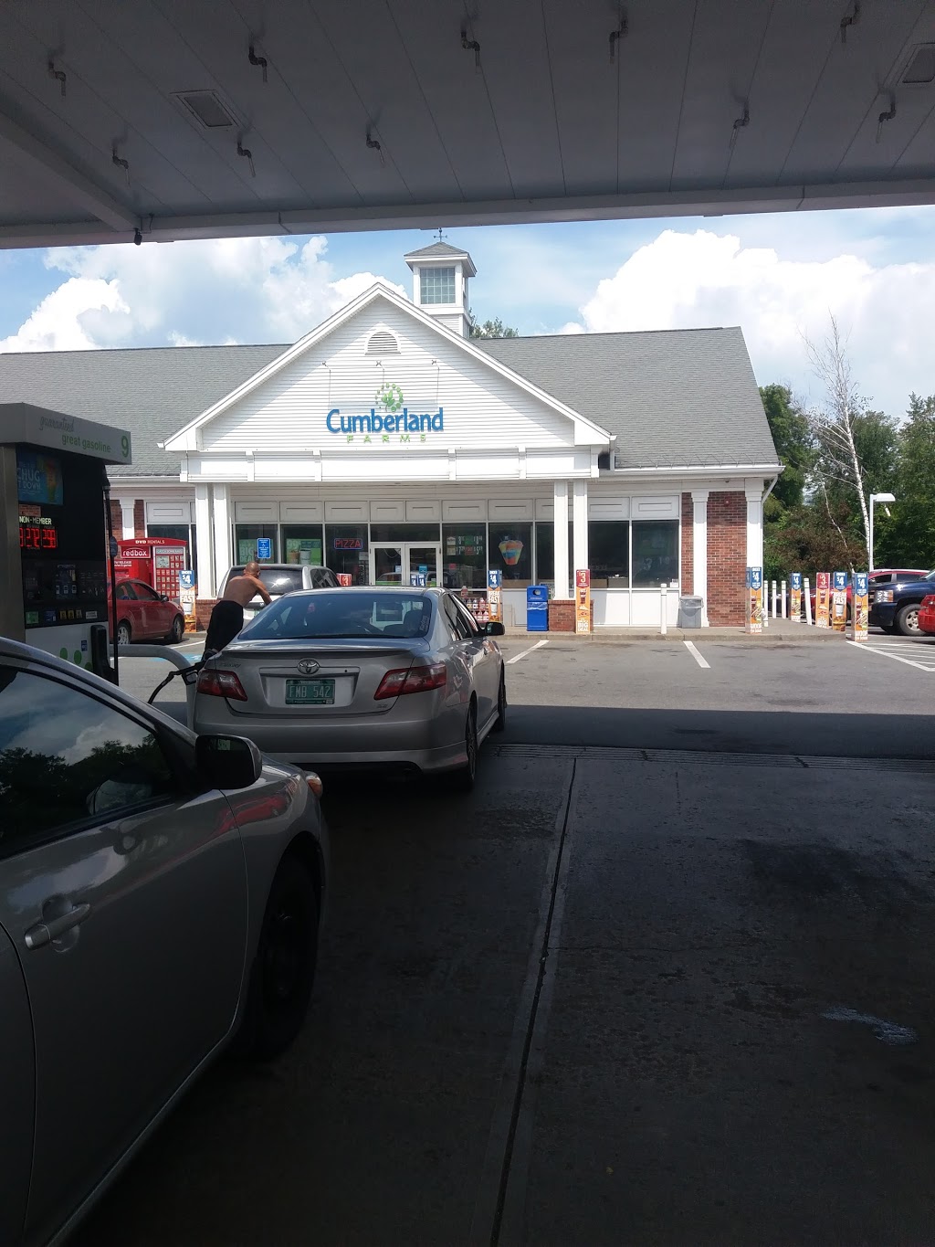 Cumberland Farms | 535 E Main St, Newport, VT 05855, USA | Phone: (802) 334-3091