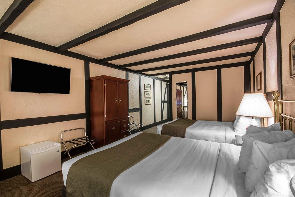 Quality Inn Waddling Dog | 2476 Mt. Newton Cross Roads, Saanichton, BC V8M 2B8, Canada | Phone: (250) 652-1146