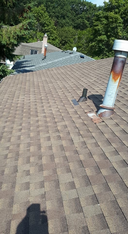 Laras Roofing | 9 Lester Ave, York, ON M6M 1V9, Canada | Phone: (647) 975-8857