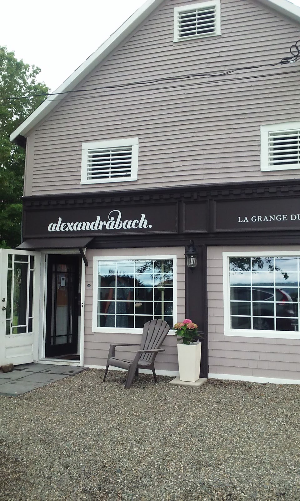 La Grange du Parfumeur . Maison de Parfum | 1245 Chemin des Pères, Magog, QC J1X 5R9, Canada | Phone: (819) 847-2514