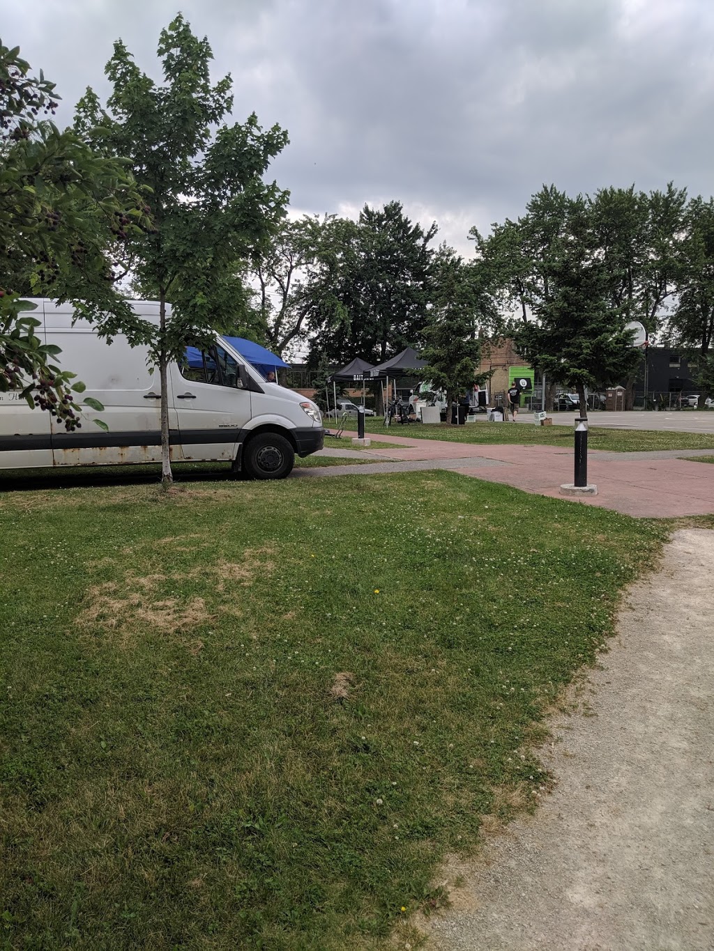 Leonard Linton Park | 60 Research Rd, East York, ON M4G 2G8, Canada | Phone: (647) 824-1230