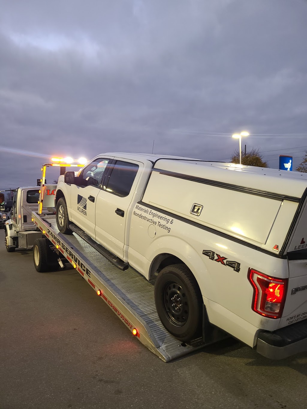 London Towing & 50 Auto Unlock | 1430 Jalna Blvd #3, London, ON N6E 3C1, Canada | Phone: (519) 694-4242