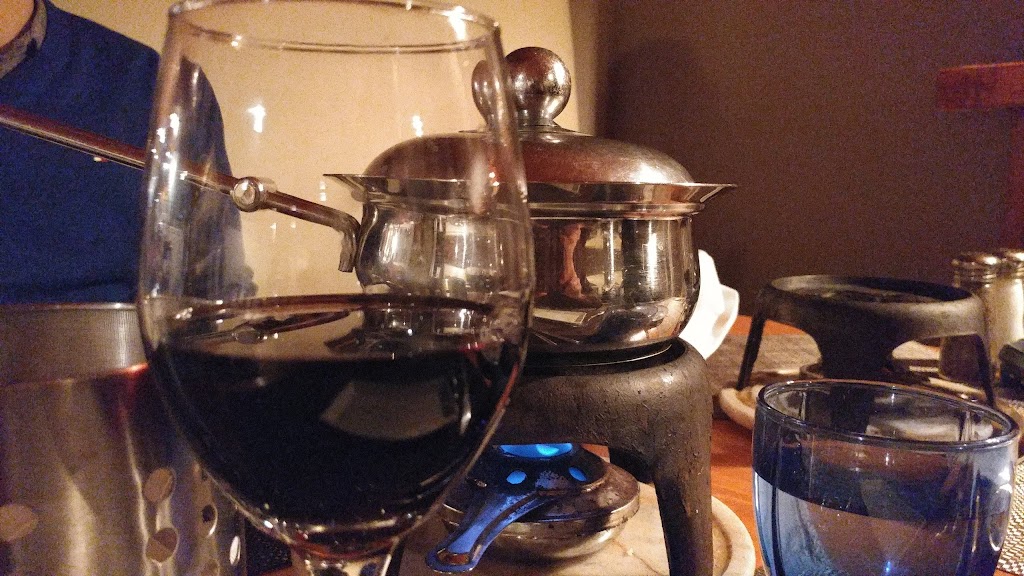 Restaurant La Fondue Du Prince | 94 Rue Ste Anne, Sainte-Anne-de-Bellevue, QC H9X 1L8, Canada | Phone: (514) 457-6278