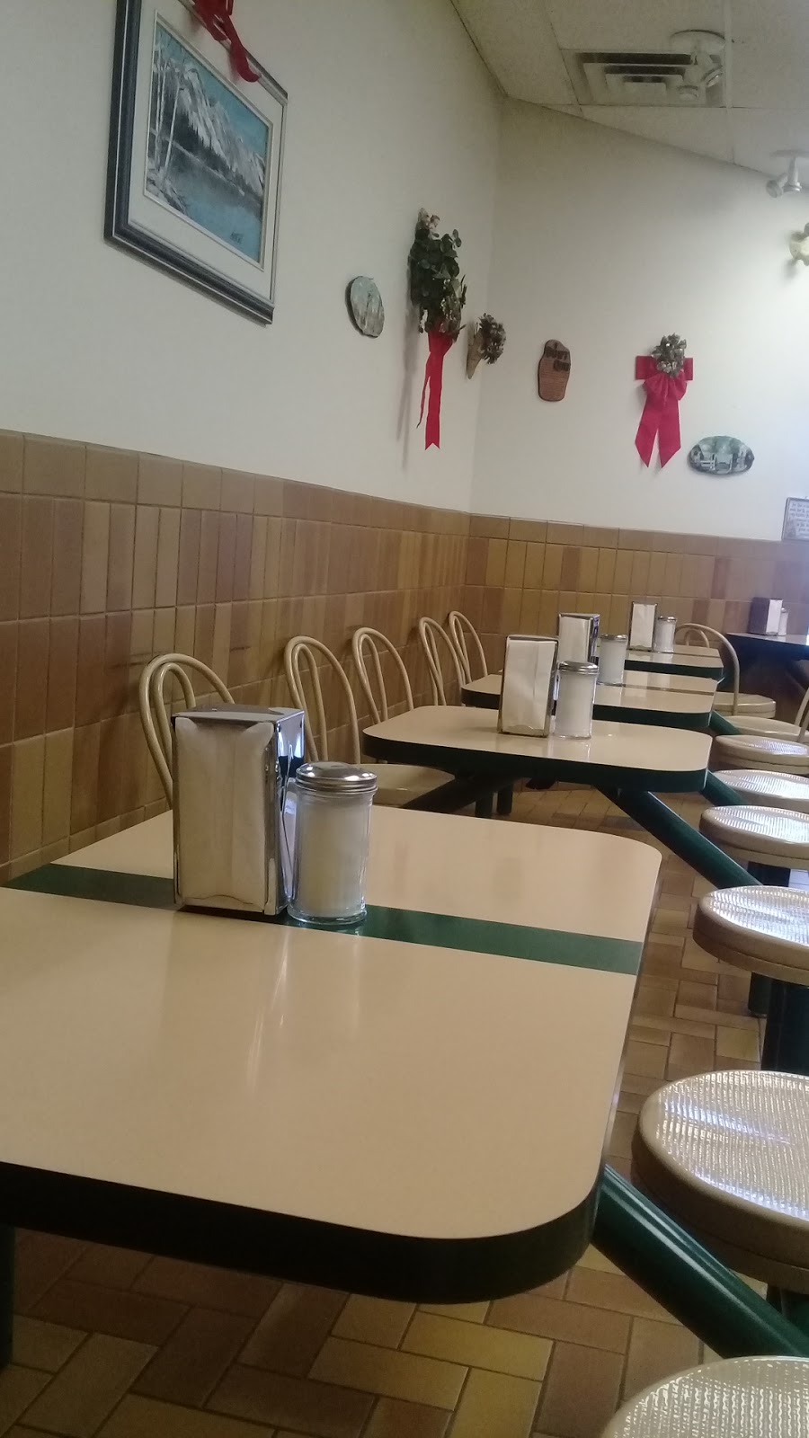 Alpine Cafe | 501 Krug St, Kitchener, ON N2B 1L3, Canada | Phone: (519) 570-3608