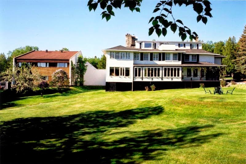 Auberge Les Sources | 8 Rue des Pins, La Malbaie, QC G5A 2S3, Canada | Phone: (418) 665-6952