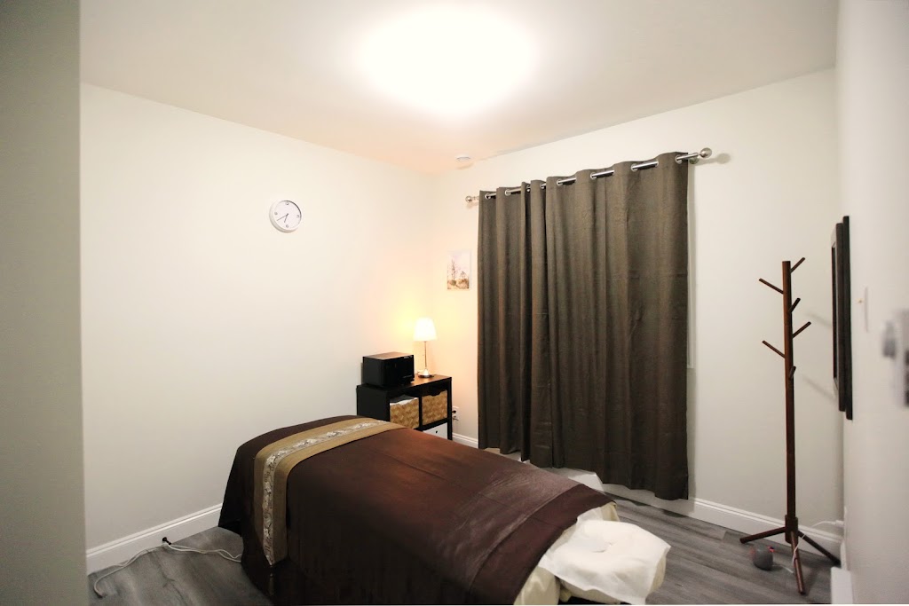 Seventh Ave Massage Clinic | 202 Seventh Ave, New Westminster, BC V3L 1W5, Canada | Phone: (236) 334-0926