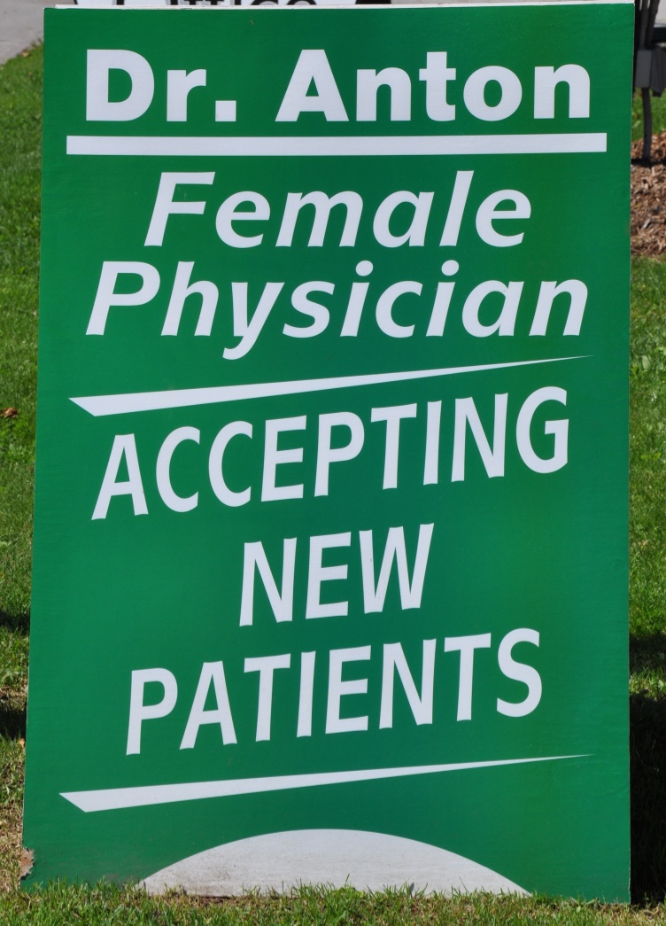 Noolardi Medical Clinic | 10083 Keele St #100, Maple, ON L6A 3Y8, Canada | Phone: (905) 832-4644