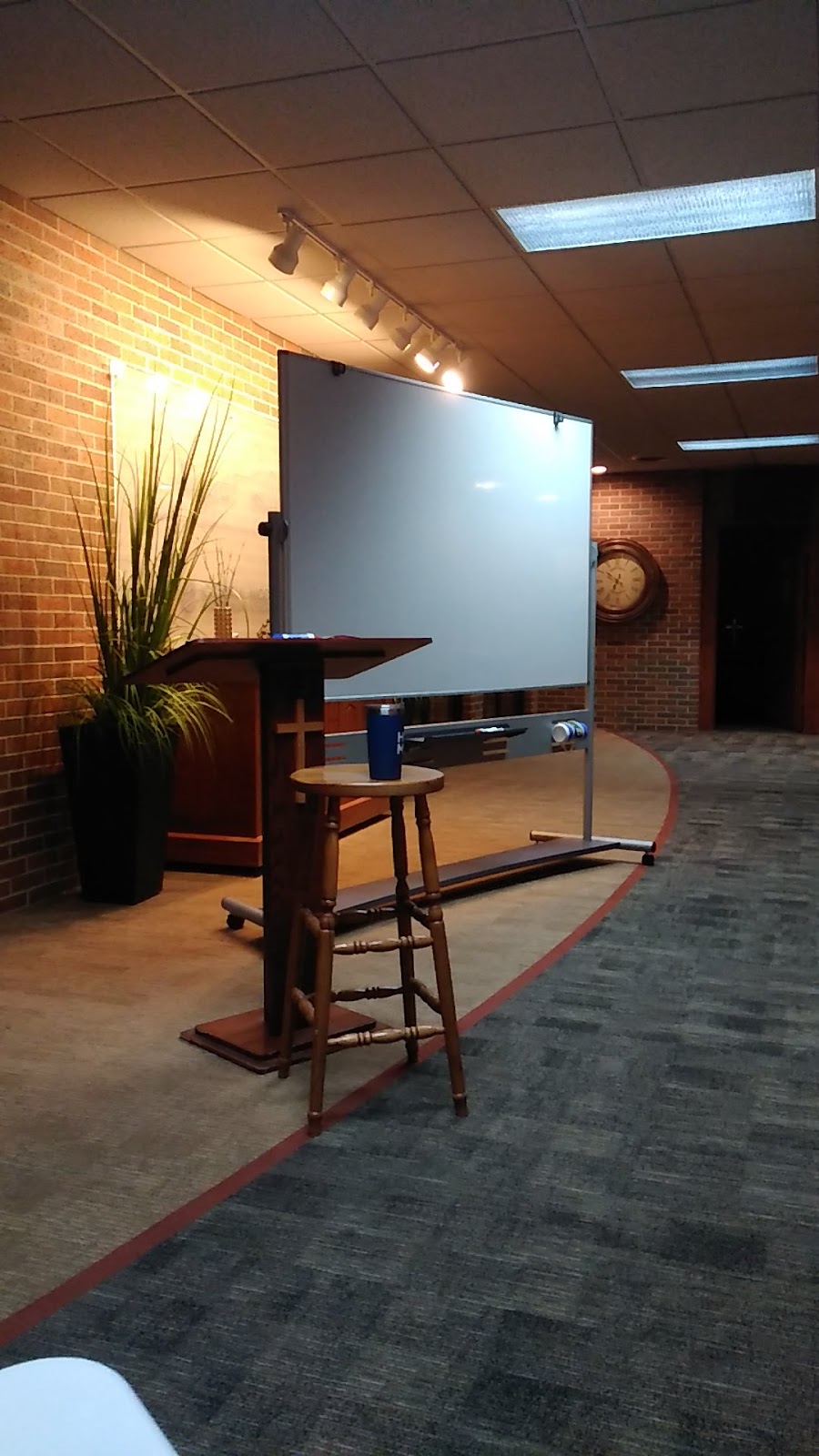Colonial Woods Missionary Church | 3240 Pine Grove Ave, Port Huron, MI 48060, USA | Phone: (810) 984-5571