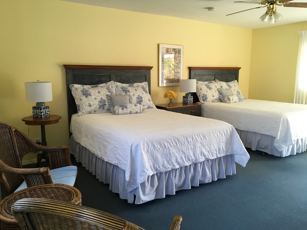 Lakeside Country Inn | 7001 Savona Access Rd, Savona, BC V0K 2J0, Canada | Phone: (250) 373-2528