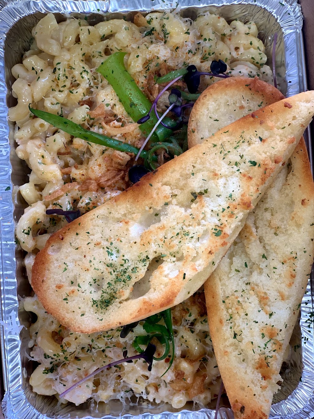 Bourbon Street Chicken Truck | 2867 Bridle Rd N, Oshawa, ON L1H 7K4, Canada | Phone: (647) 886-2802