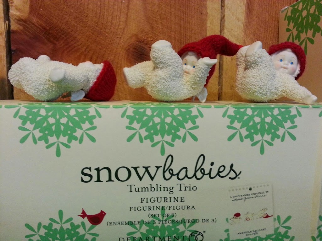 The Christmas Villager | 10 Coldwater Rd, Coldwater, ON L0K 1E0, Canada | Phone: (705) 686-3883