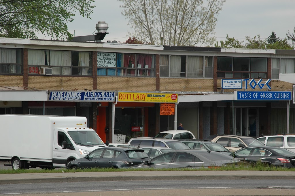 Roti Lady | 3545 St Clair Ave E, Scarborough, ON M1K 1L6, Canada | Phone: (416) 631-0690