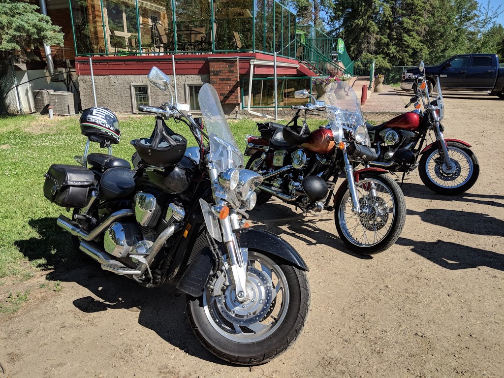 Cedar Crest Inn | 5402 Lake Dr, Mulhurst, AB T0C 2C0, Canada | Phone: (780) 456-5969