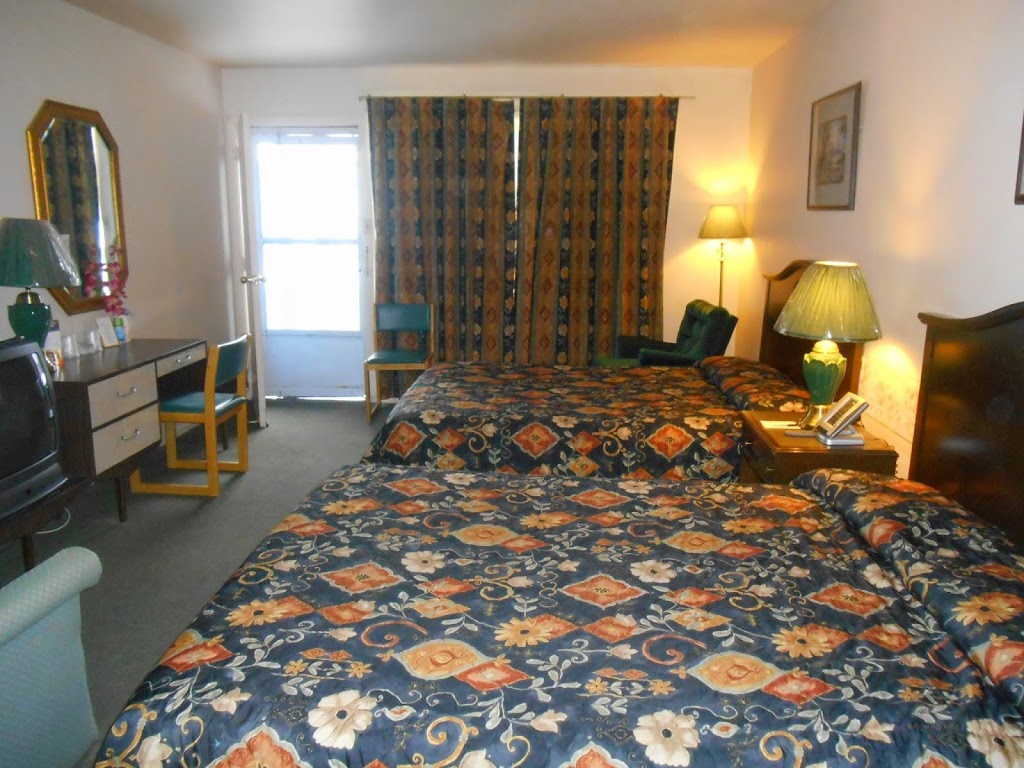 Chipican Motel | 1144 Christina St N, Sarnia, ON N7V 3C3, Canada | Phone: (519) 336-4153 ext. 0