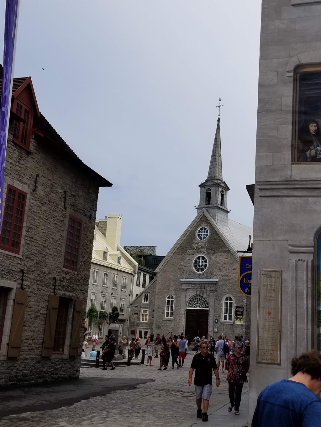 Librarie Père Frédéric | 98 Rue du Petit Champlain, Québec, QC G1K 4H4, Canada